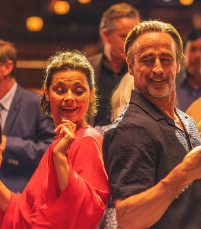 Couple dancing on the dancefloor