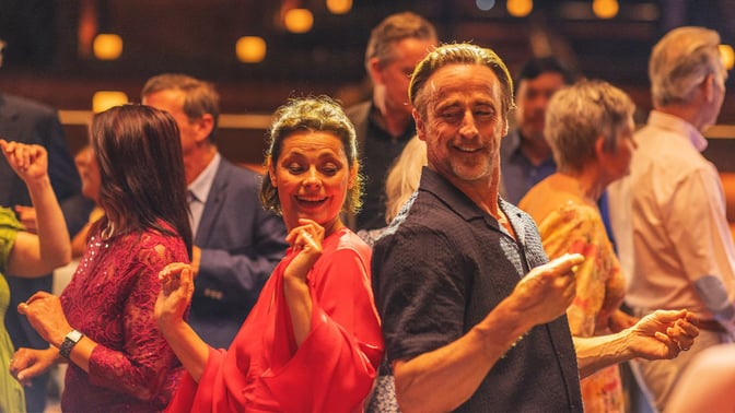 Couple dancing on the dancefloor